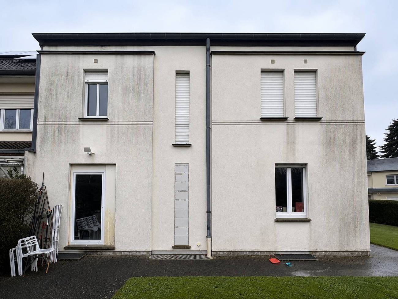 Façade encrassée avant l'intervention d'Helvetia Surface